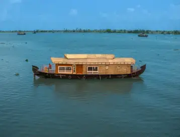 Kerala Beaches & Backwater Tour